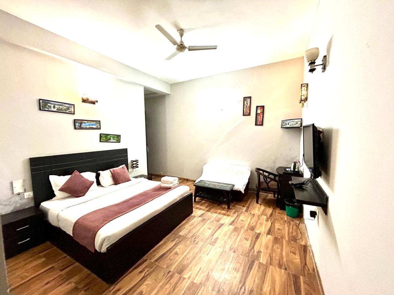 Hotel Anandan Citrine Vrindāvan Exteriér fotografie